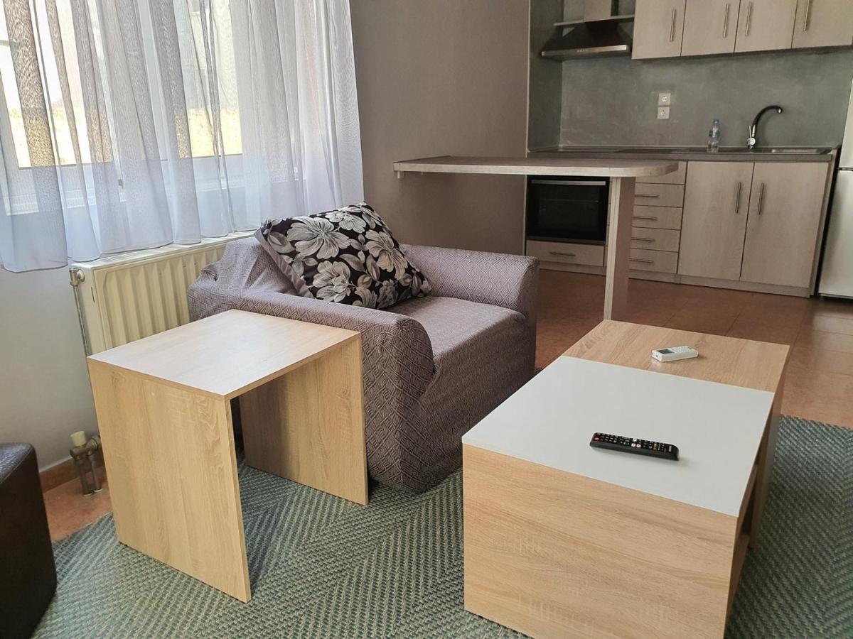 Theos Apartment 亚历山德鲁波利斯 外观 照片
