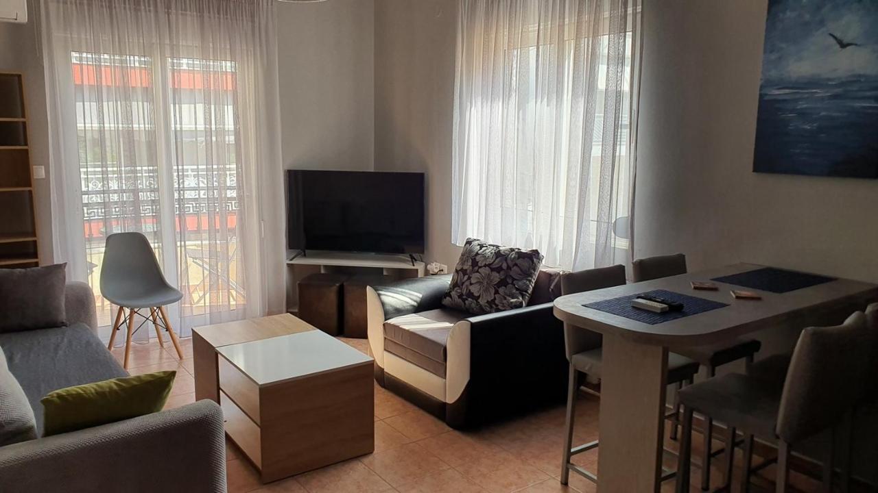 Theos Apartment 亚历山德鲁波利斯 外观 照片