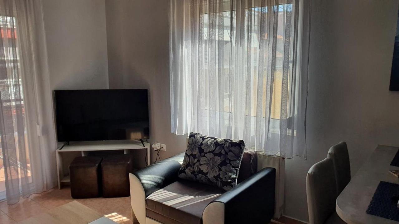 Theos Apartment 亚历山德鲁波利斯 外观 照片
